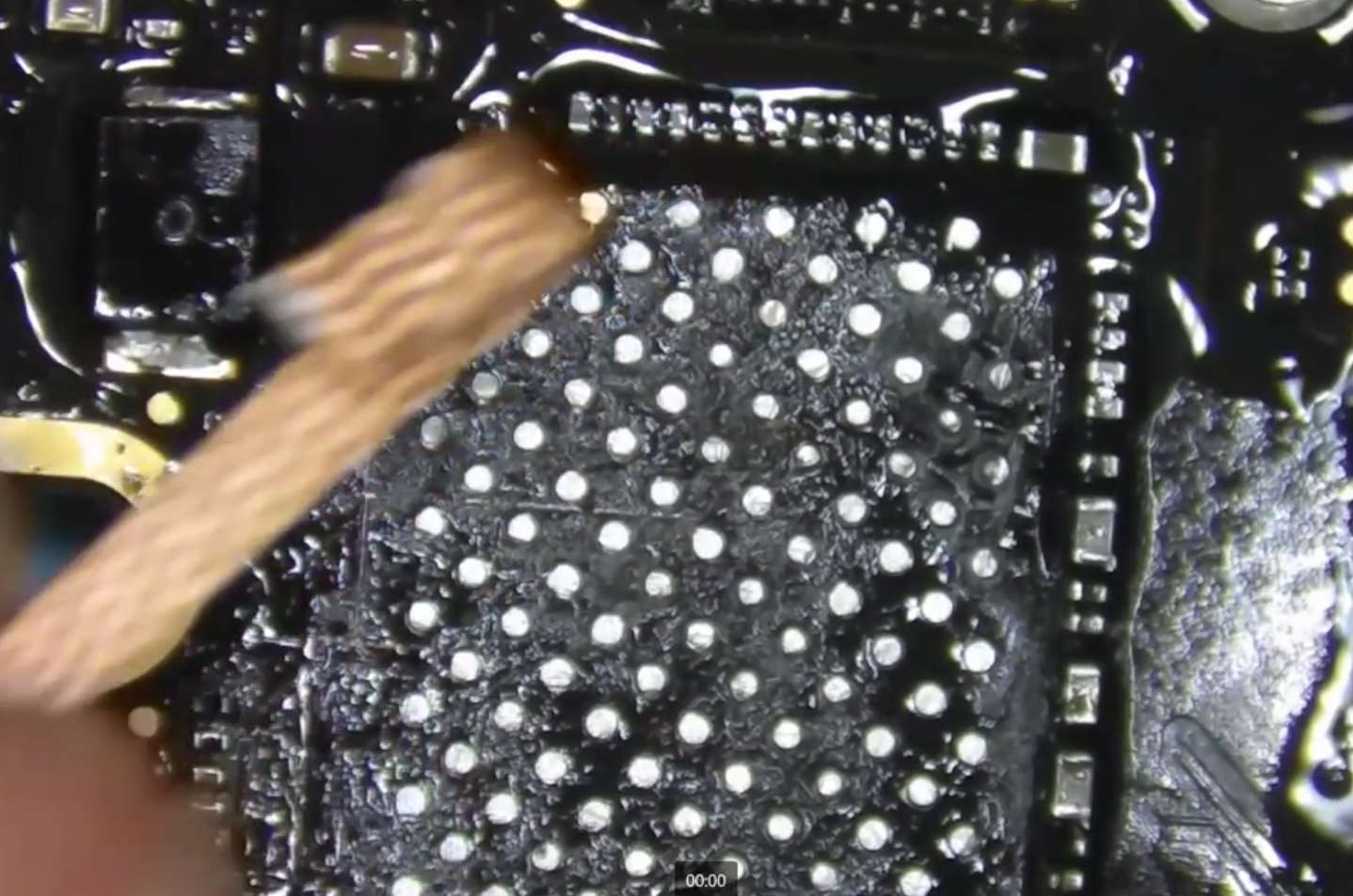 MacBook A2141 Extracción de Nand